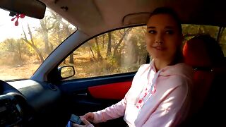 Секс в авто за проезд: горячая благодарность в дороге