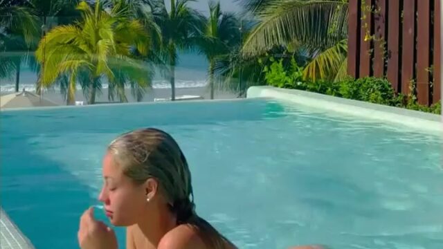 Charly Jordan Onlyfans Leaked – Nude In Pool